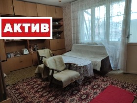 Продажба на етажи от къща в град Търговище - изображение 2 