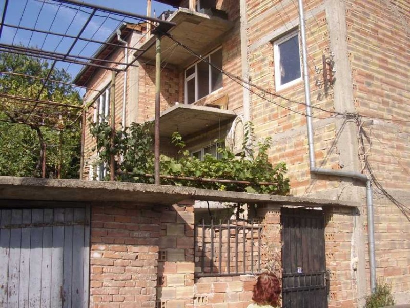 De vânzare  Casa Sliven , Cluțohor , 387 mp | 65146803