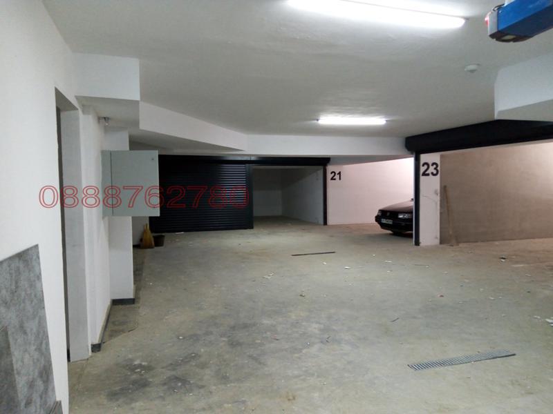 Продава ГАРАЖ, ПАРКОМЯСТО, гр. Русе, Център, снимка 8 - Гаражи и паркоместа - 52779212