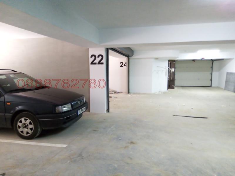 Продава ГАРАЖ, ПАРКОМЯСТО, гр. Русе, Център, снимка 9 - Гаражи и паркоместа - 52779212