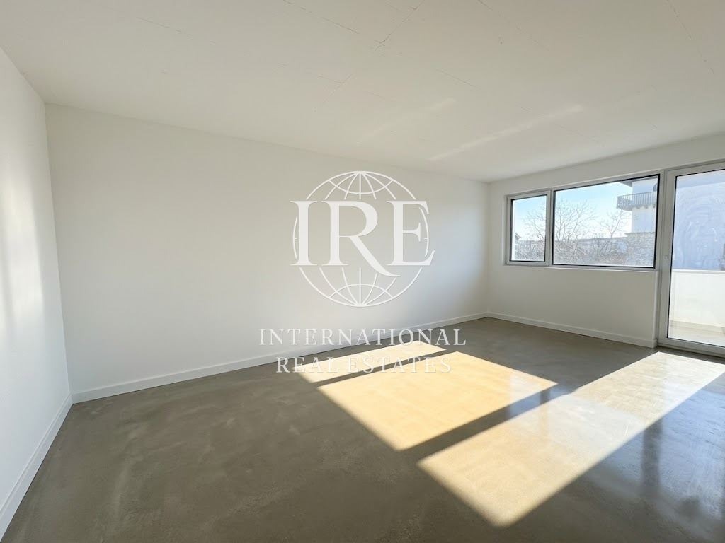 Продава 3-СТАЕН, гр. Добрич, Център, снимка 2 - Апартаменти - 54144963