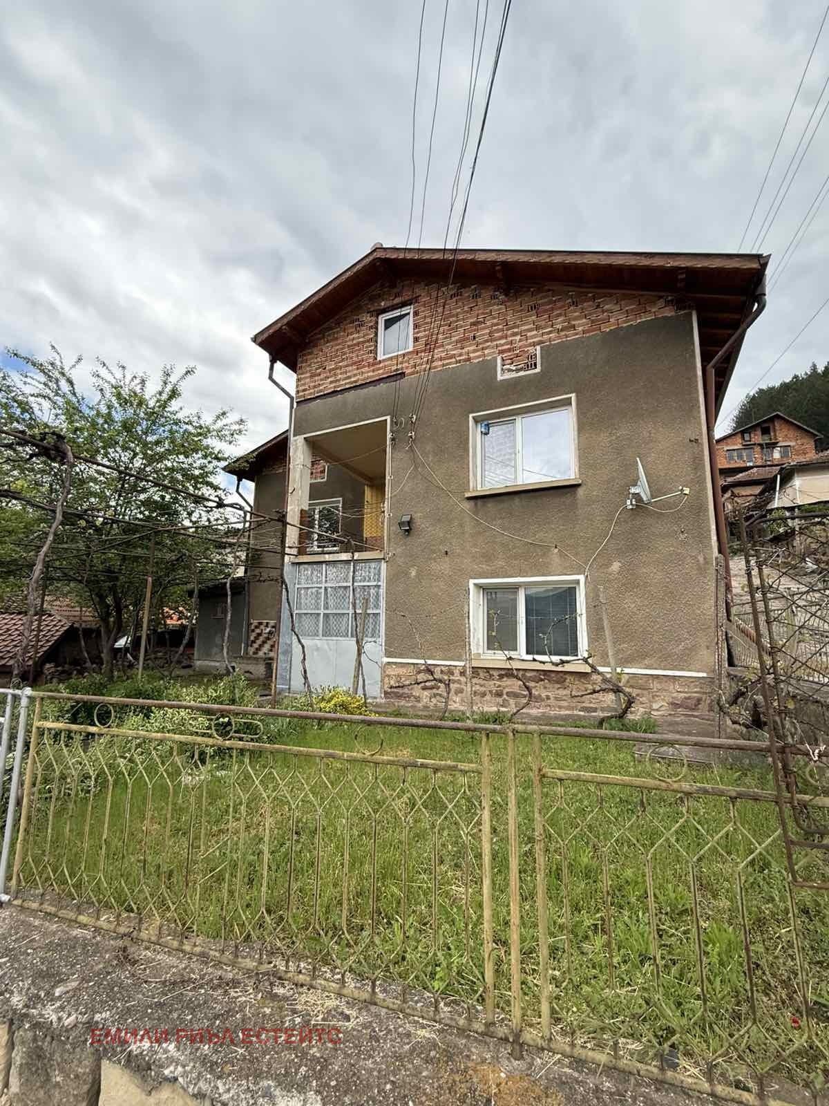 Продава КЪЩА, с. Зверино, област Враца