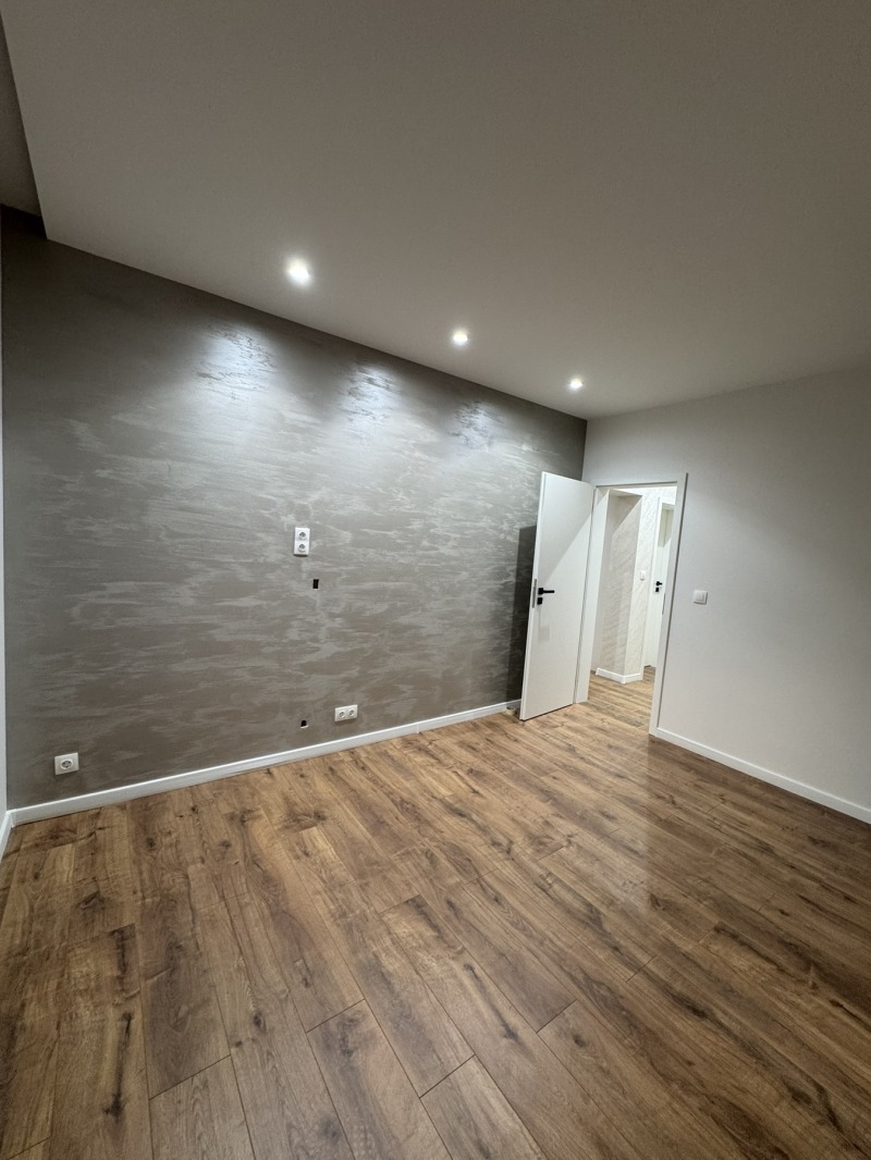 Продава 3-СТАЕН, гр. София, Хиподрума, снимка 2 - Апартаменти - 52562894