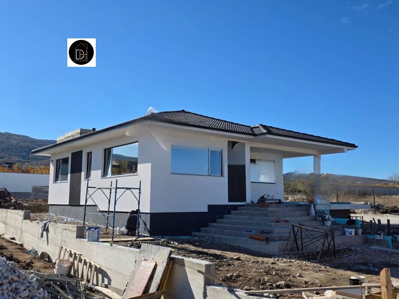 Продава КЪЩА, с. Марково, област Пловдив