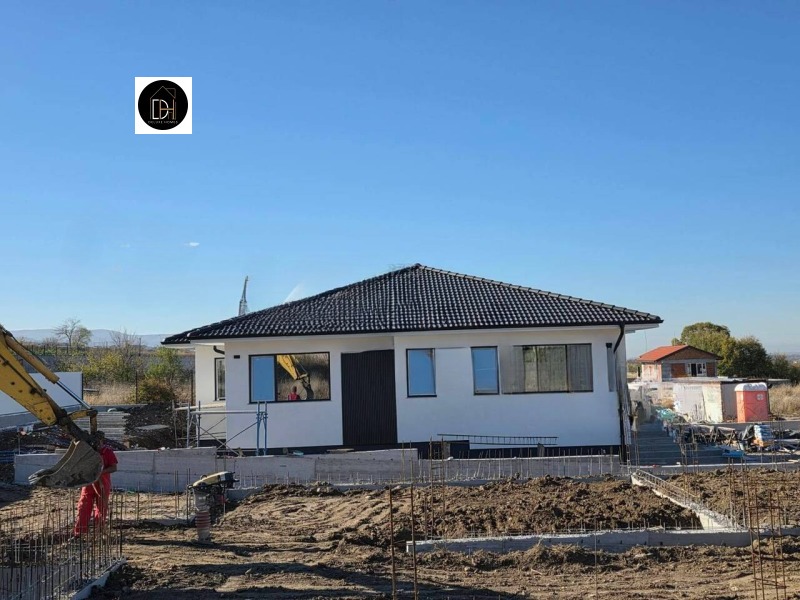 Продава КЪЩА, с. Марково, област Пловдив, снимка 2 - Къщи - 52572222