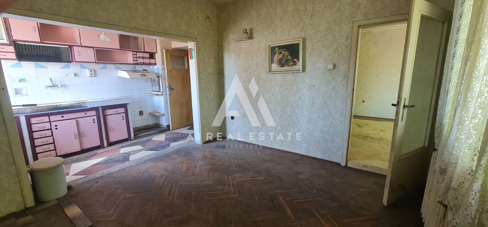 Продава 3-СТАЕН, гр. Плевен, Идеален център, снимка 2 - Апартаменти - 54701397