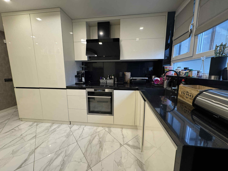 Продава 3-СТАЕН, гр. София, Света Троица, снимка 3 - Апартаменти - 52637242