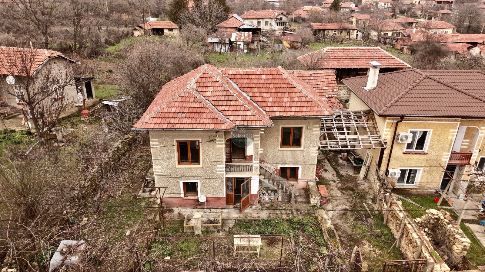Продава КЪЩА, с. Слатина, област Ловеч, снимка 2 - Къщи - 53680054