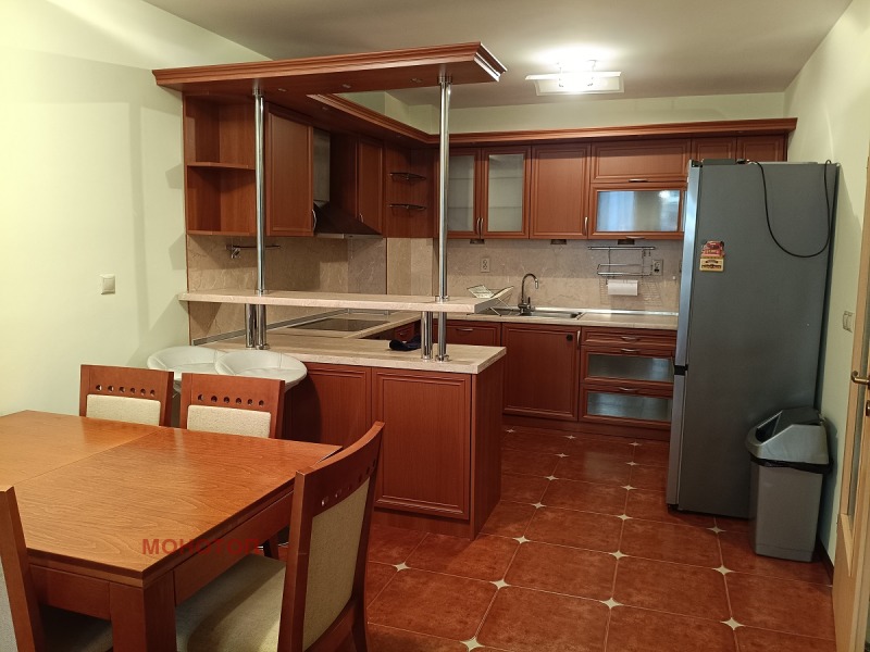 Продава 4-СТАЕН в град София, Лагера - 154 кв.м / 450 000 € » 880 123.50 лв., МОНОТОП
