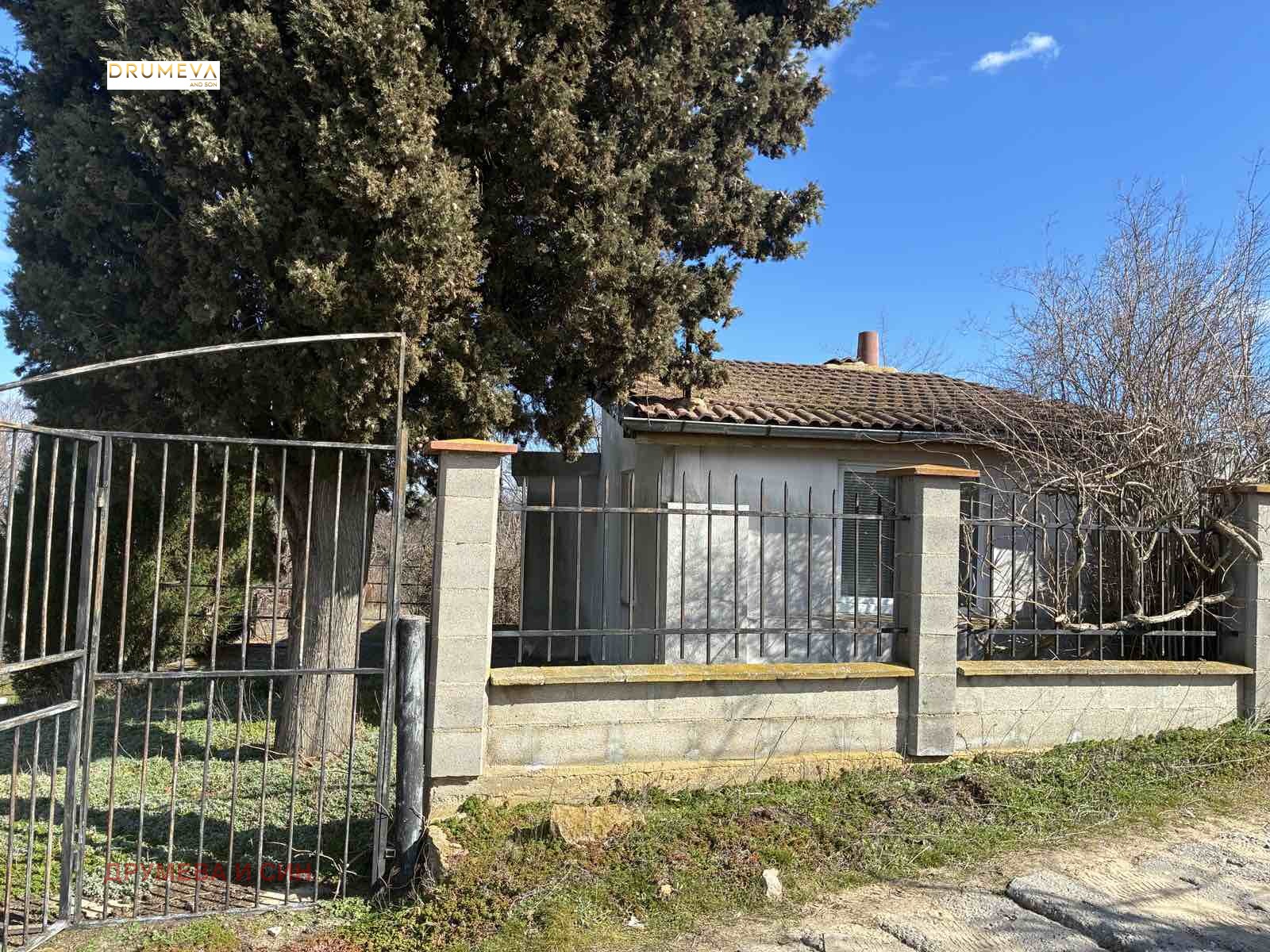 Продава КЪЩА, гр. Варна, м-т Боровец - север