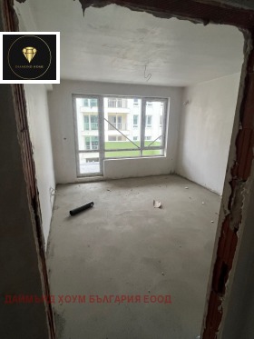 1 quarto Iujen, Plovdiv