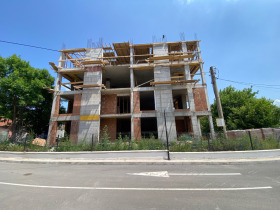 Продава 3-стаен град Перник Изток - [1] 