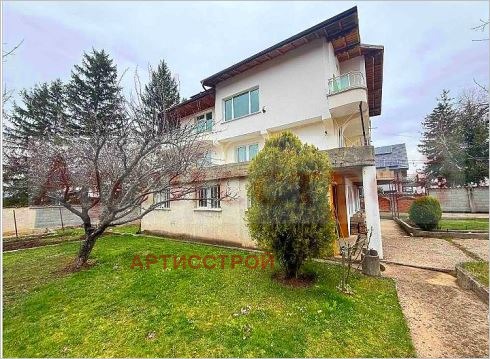 Продава КЪЩА, гр. София, гр. Банкя