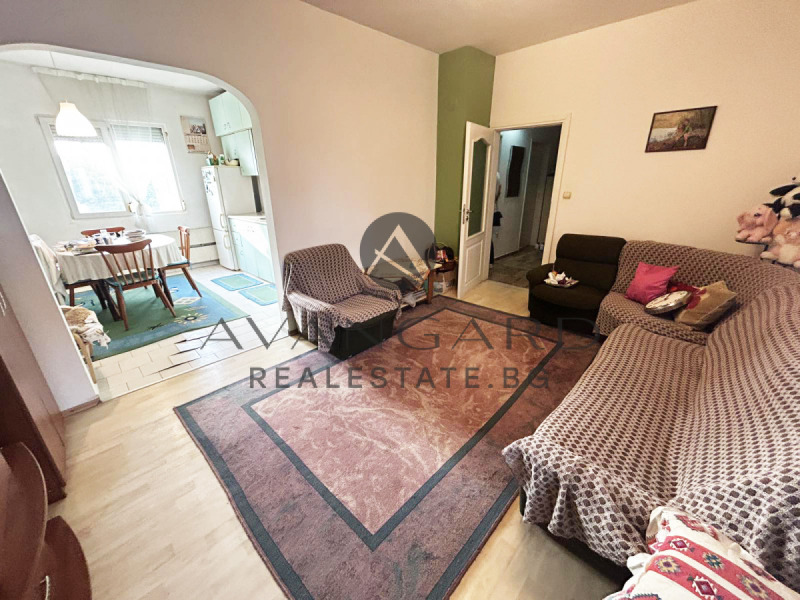 Till salu  2 sovrum Plovdiv , Karsjijaka , 68 kvm | 44102435 - bild [2]