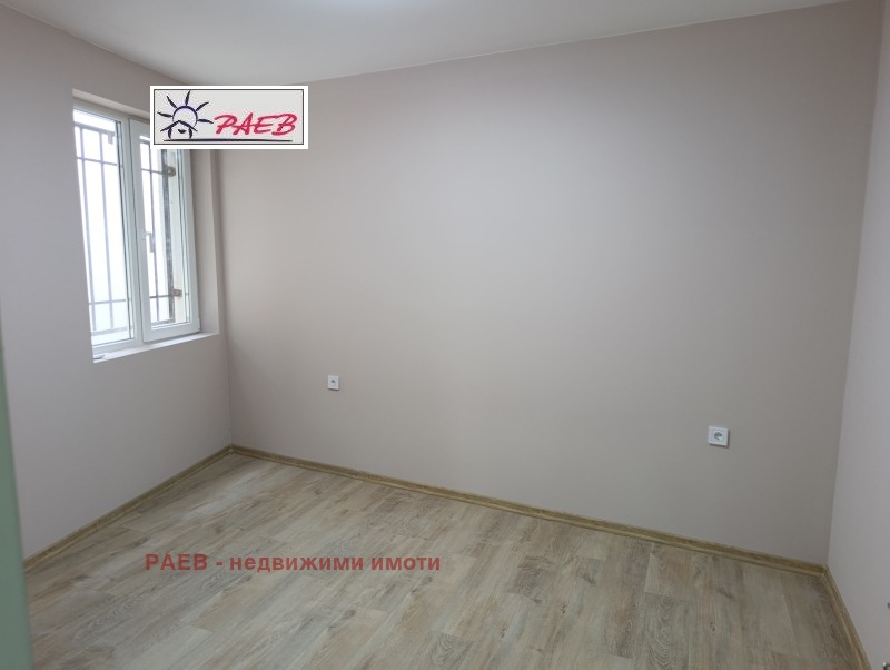 Продава  Къща град Русе , Широк център , 100 кв.м | 26594853 - изображение [10]