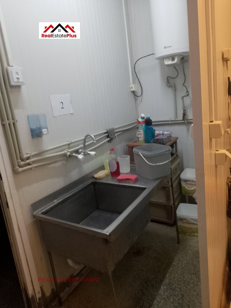 Продава ПРОМ. ПОМЕЩЕНИЕ, гр. Плевен, Дружба 4, снимка 6 - Производствени сгради - 52130128