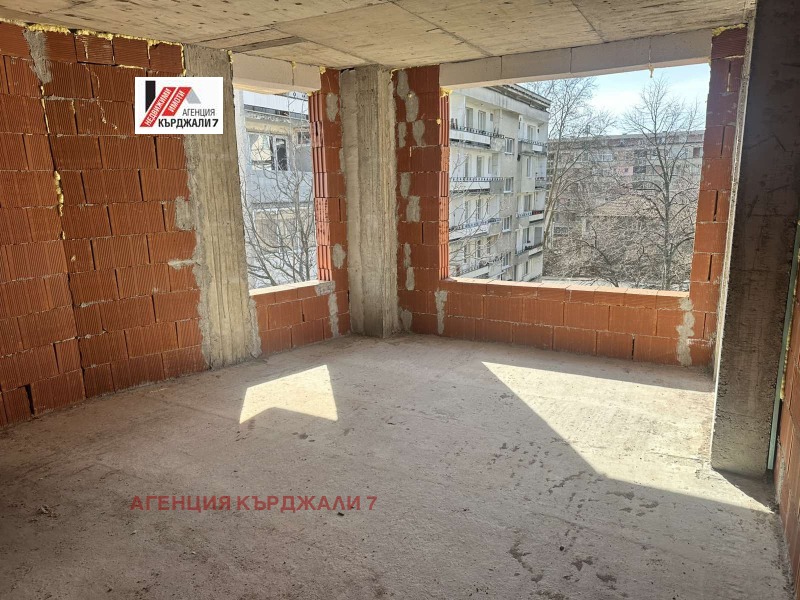 Продава 3-СТАЕН в град Кърджали, Студен кладенец - 99 кв.м / 119 532 € » 233 784.27 лв., АГЕНЦИЯ КЪРДЖАЛИ 7