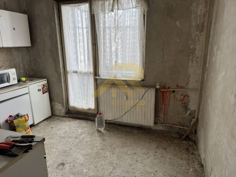 Продава  3-стаен град София , Света Троица , 62 кв.м | 41920511 - изображение [2]