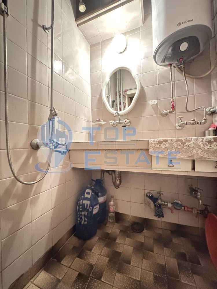 Продава МНОГОСТАЕН, гр. Велико Търново, Център, снимка 8 - Апартаменти - 52803680