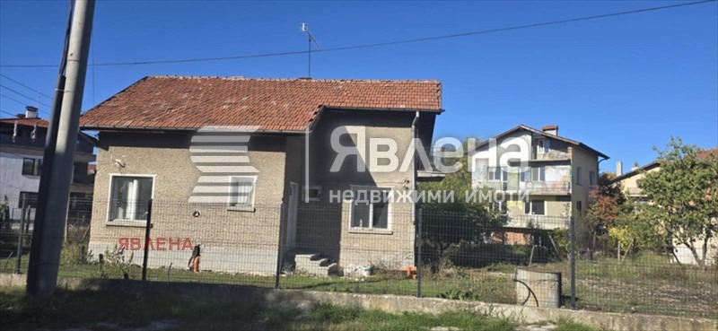 Продава КЪЩА, гр. Божурище, област София област, снимка 2 - Къщи - 53820673
