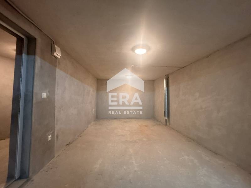 Продава ГАРАЖ, ПАРКОМЯСТО, гр. Варна, Бриз, снимка 4 - Гаражи и паркоместа - 53969484