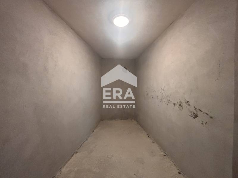 Продава ГАРАЖ, ПАРКОМЯСТО, гр. Варна, Бриз, снимка 7 - Гаражи и паркоместа - 53969484