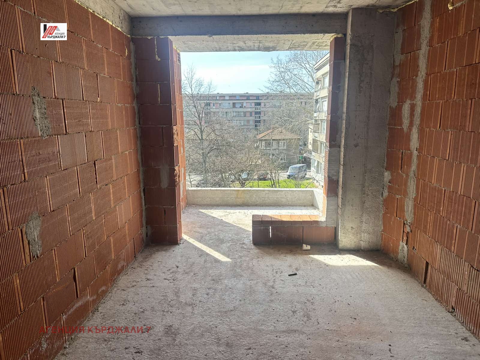 Продава 3-СТАЕН, гр. Кърджали, Студен кладенец, снимка 2 - Апартаменти - 53813047