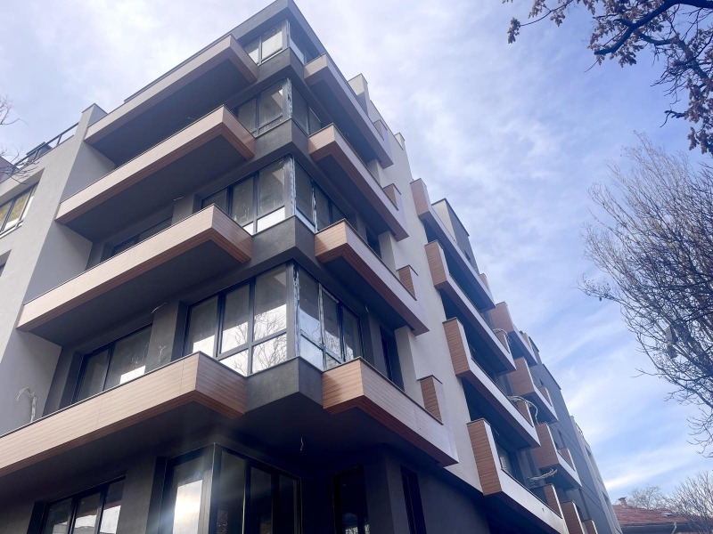 Продава 3-СТАЕН в град Пловдив, Кършияка - 110 кв.м / 219 400 € » 429 109.10 лв., ЛИДЕРА