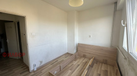 Studio Mošino, Pernik 4