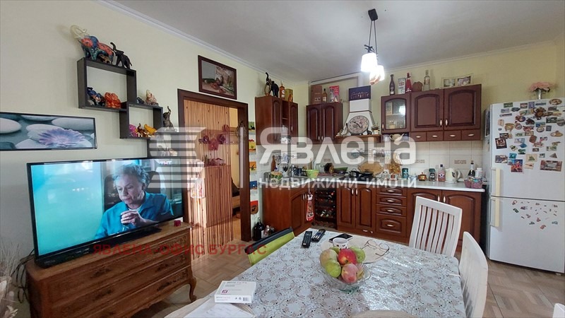 Продава КЪЩА, с. Медово, област Бургас, снимка 4 - Къщи - 42583032