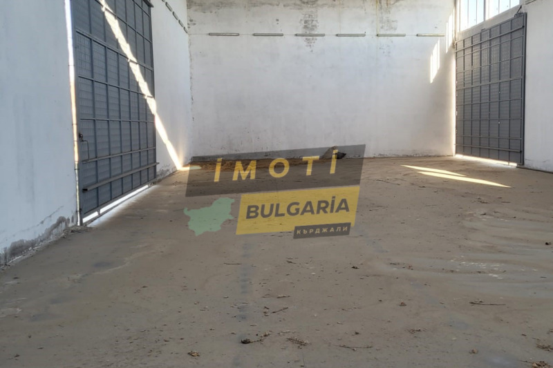 Продава СКЛАД, с. Черноочене, област Кърджали, снимка 3 - Складове - 53309685