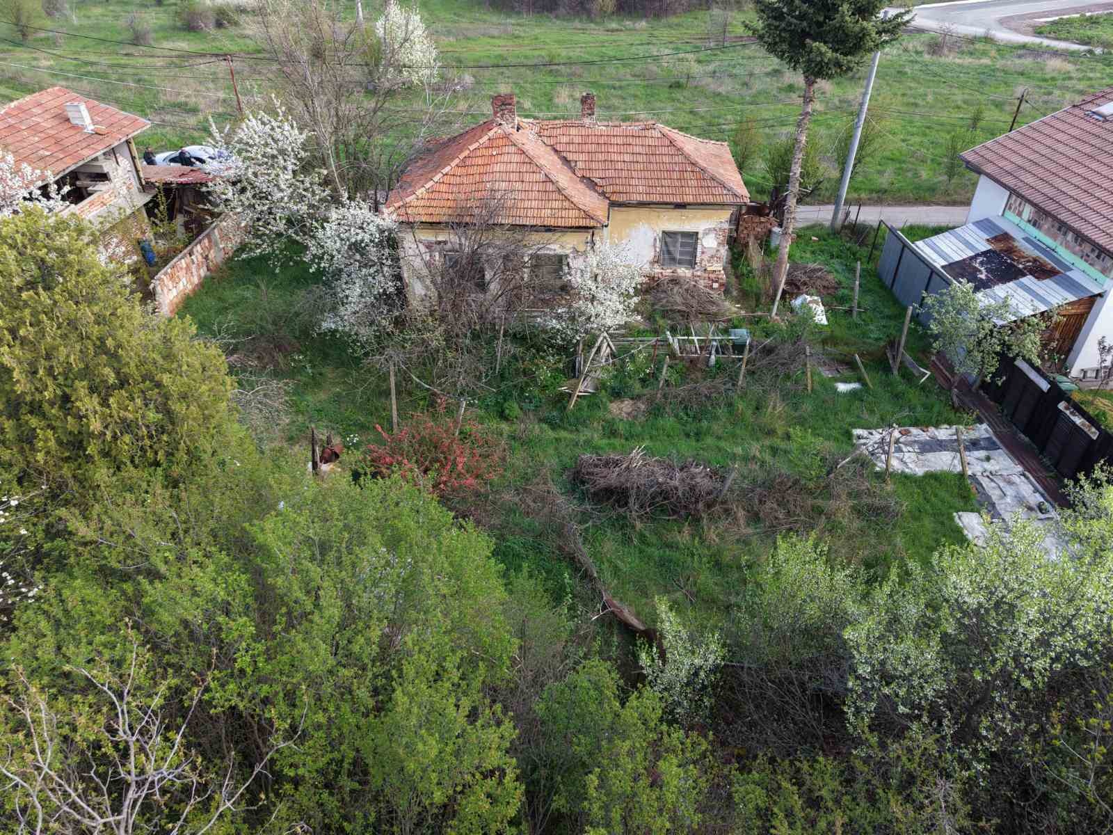 Продава КЪЩА, гр. София, с. Волуяк