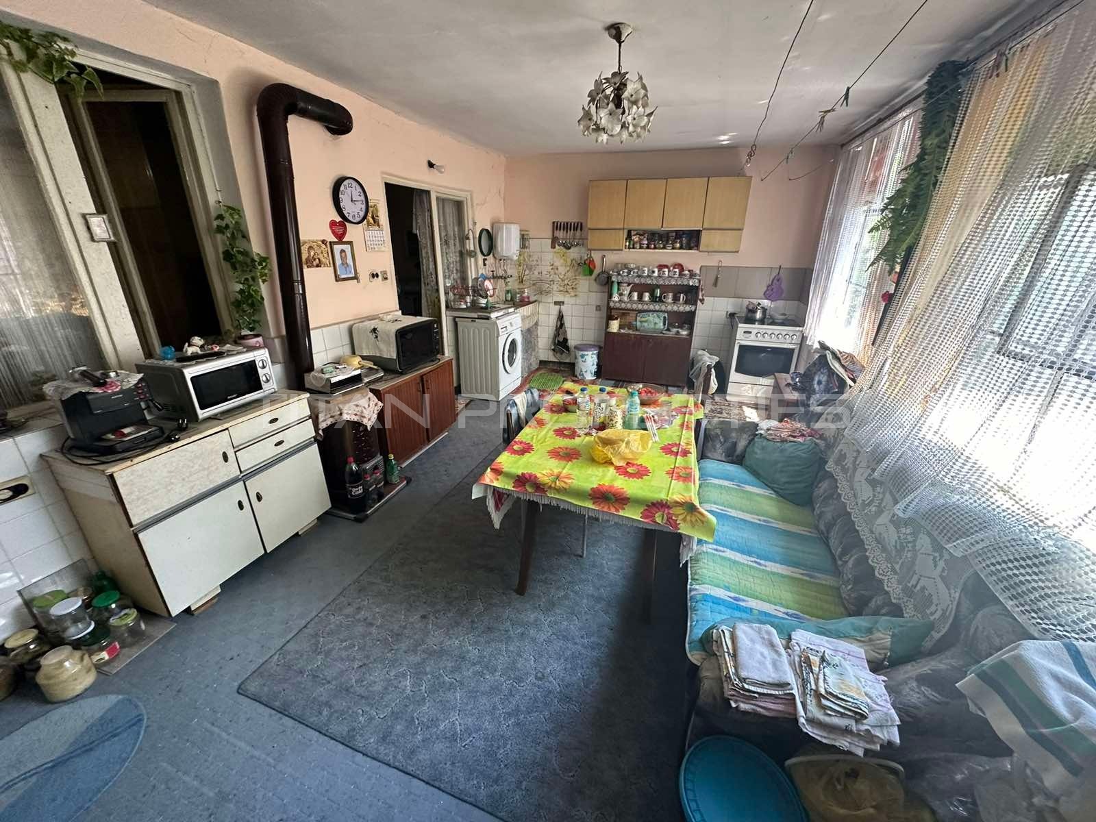 Продава КЪЩА, гр. Бургас, Победа, снимка 2 - Къщи - 45415105