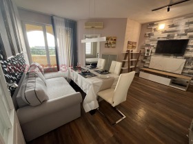 2 Schlafzimmer k.k. Zlatni pjasazi, Warna