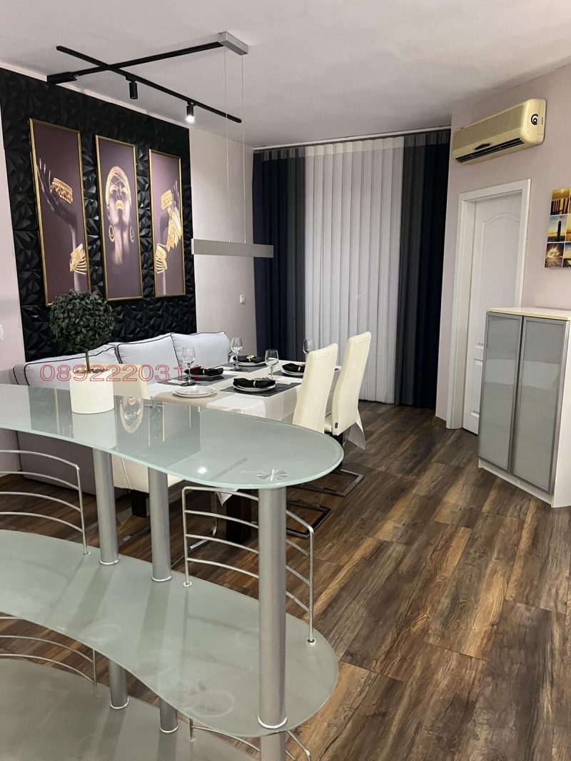 En venta  2 dormitorios Varna , k.k. Zlatni pyasatsi , 100 metros cuadrados | 47382618