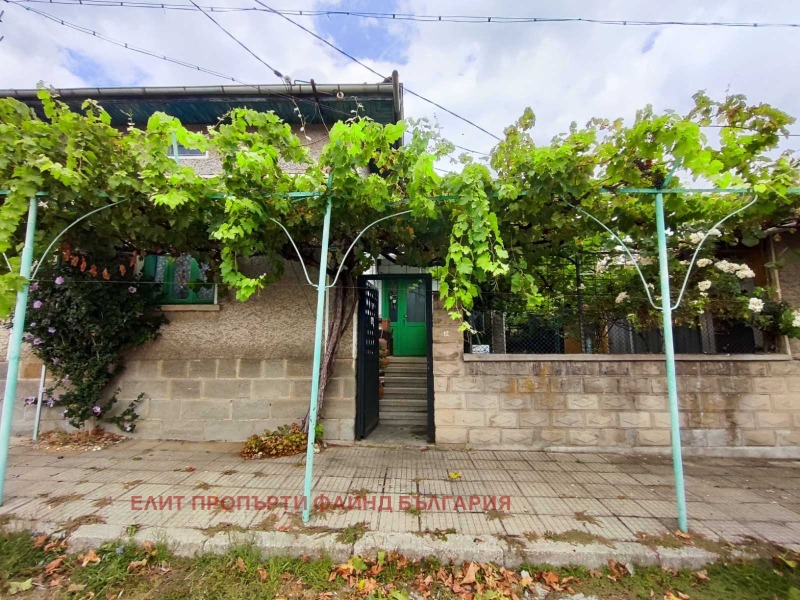 Te koop  Huis regio Sjoemen , Veselinovo , 239 m² | 92892525