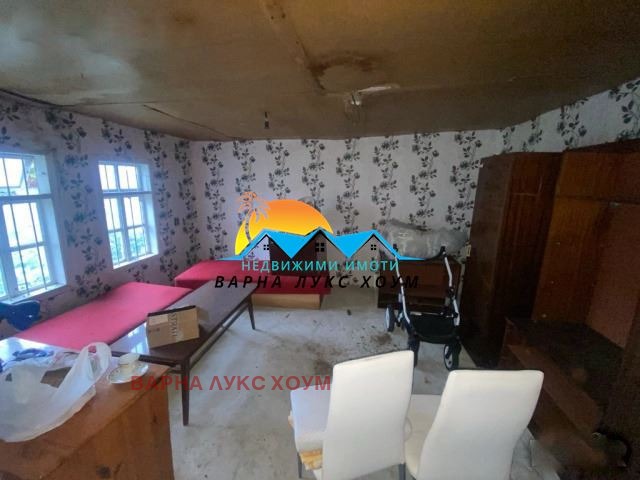 Продава КЪЩА, с. Царевци, област Варна, снимка 3 - Къщи - 53333977