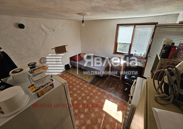 Продава КЪЩА, с. Големо Бучино, област Перник, снимка 12 - Къщи - 56331743