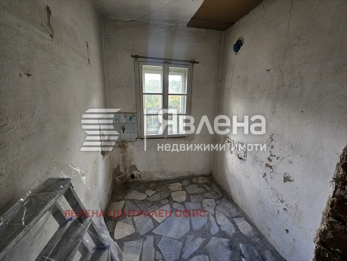 Продава КЪЩА, с. Големо Бучино, област Перник, снимка 7 - Къщи - 56331743