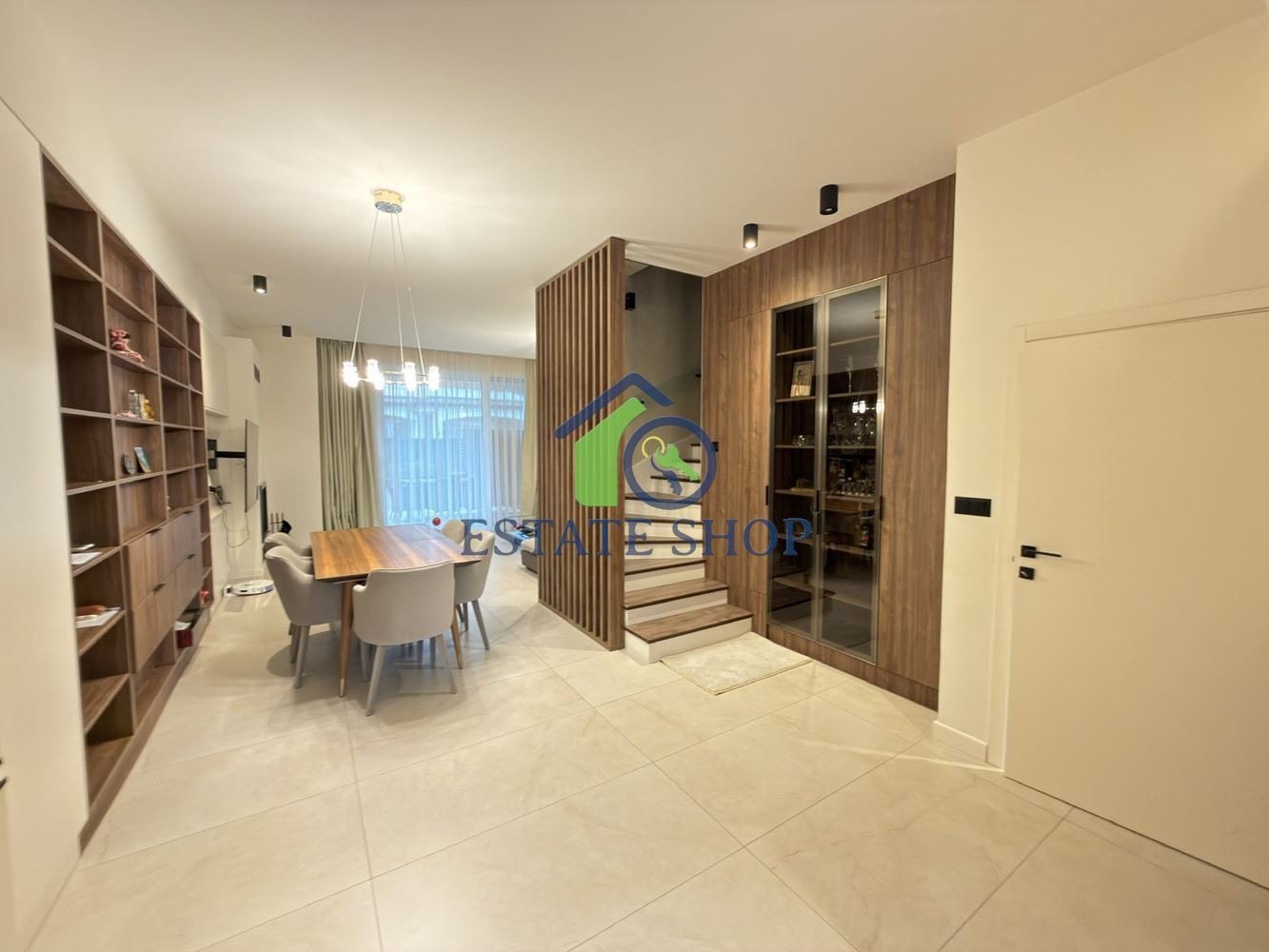 Продава КЪЩА, гр. Пловдив, Остромила, снимка 3 - Къщи - 54051301