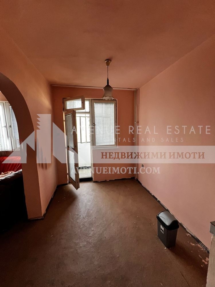 Продава 3-СТАЕН, гр. Бургас, Възраждане, снимка 2 - Aпартаменти - 49361554