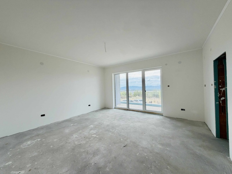 Продава КЪЩА, гр. Карлово, област Пловдив, снимка 16 - Къщи - 52345465