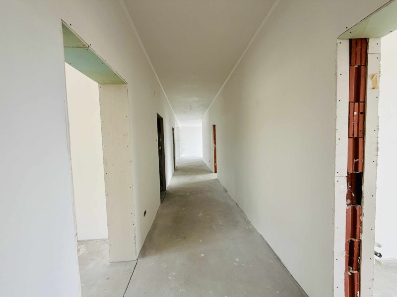 Продава КЪЩА, гр. Карлово, област Пловдив, снимка 9 - Къщи - 52345465