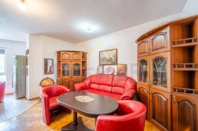 1 quarto Cveten kvartal, Varna