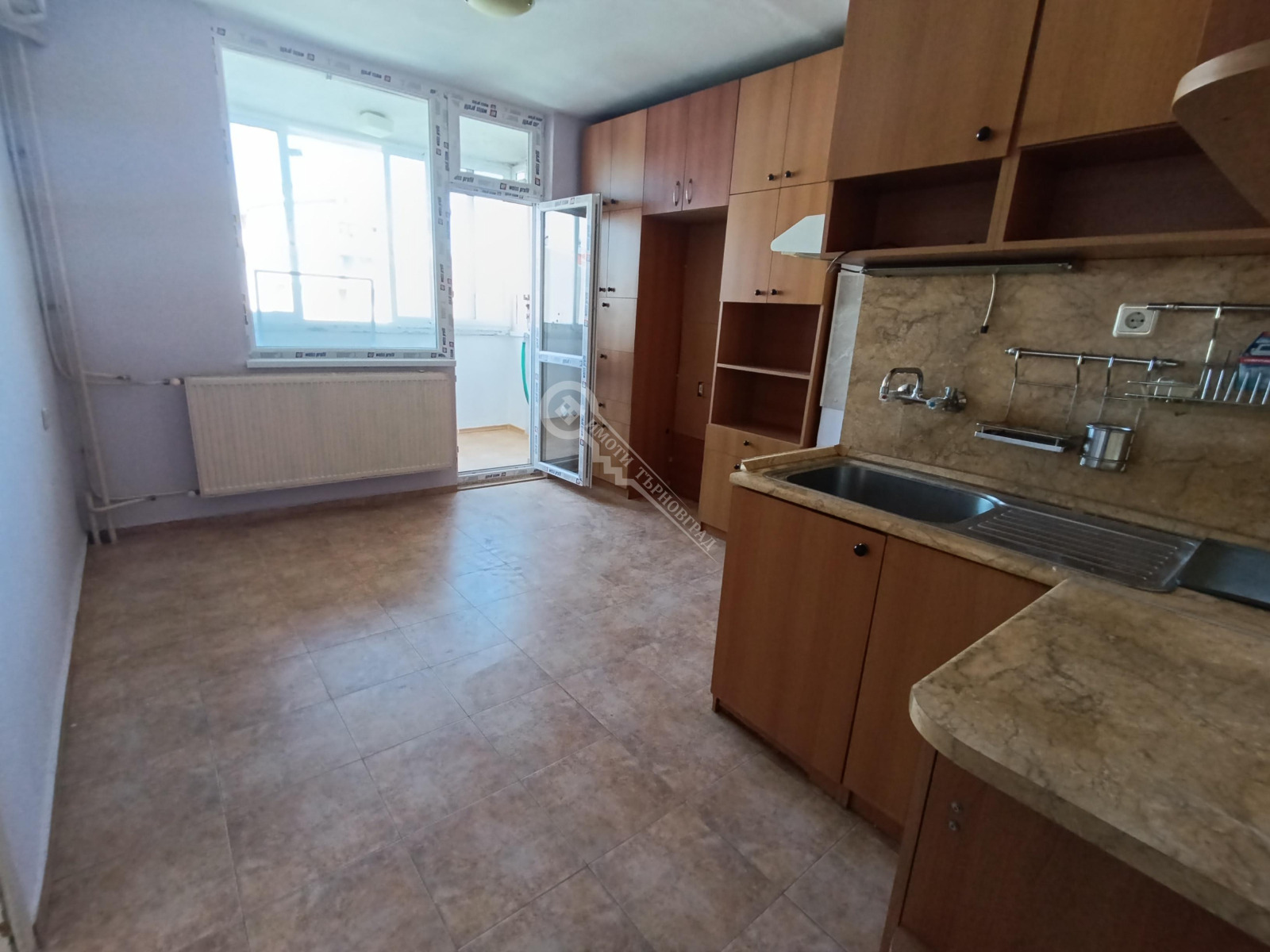 Продава 4-СТАЕН, гр. Велико Търново, Колю Фичето, снимка 2 - Апартаменти - 53768800