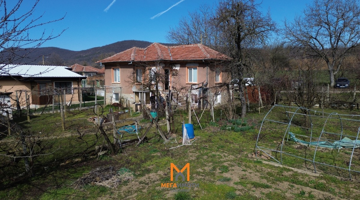 Продава КЪЩА, гр. Севлиево, област Габрово, снимка 2 - Къщи - 53994937