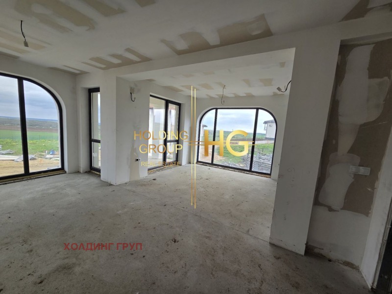 Продава КЪЩА, с. Кичево, област Варна, снимка 2 - Къщи - 52143317