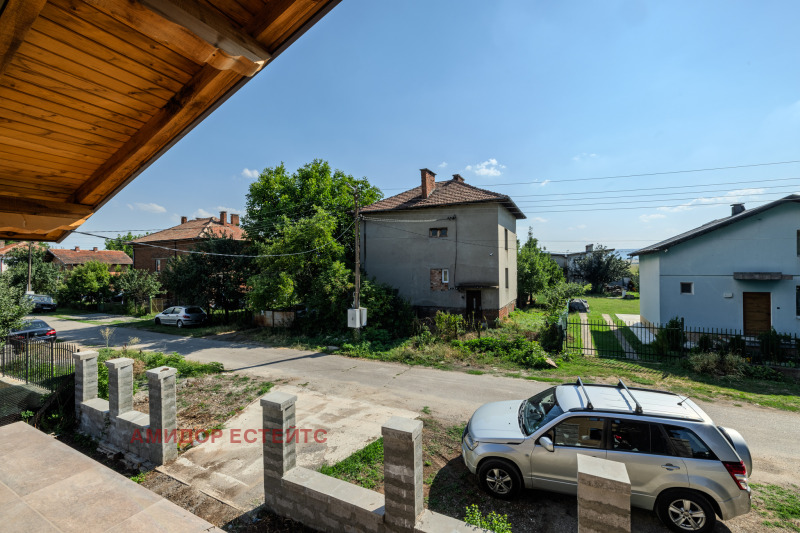 Продава КЪЩА, с. Прибой, област Перник, снимка 14 - Къщи - 52468837