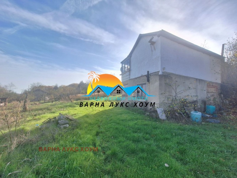 Продава КЪЩА, град Варна, м-т Боровец - юг • 36000 € / 70409.88 лв. • 25937195 1