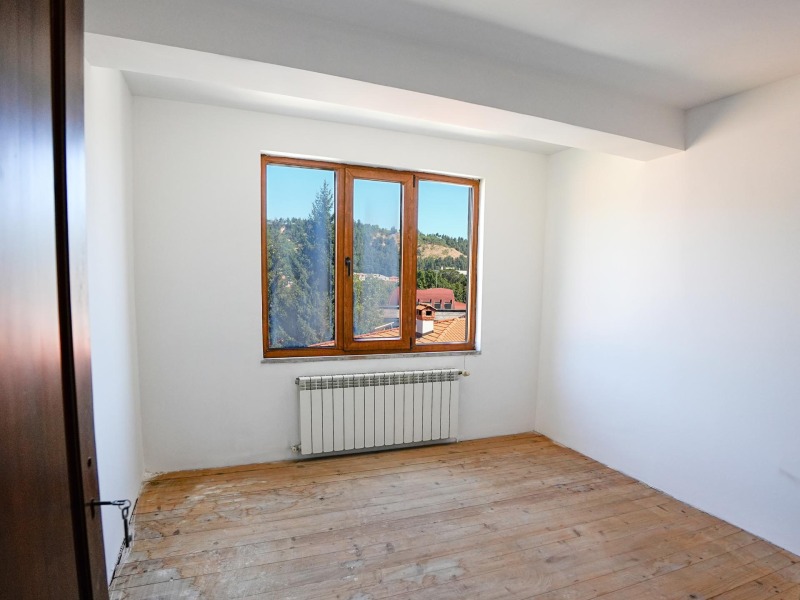 Продава  4-стаен област Благоевград , гр. Разлог , 136 кв.м | 90154550 - изображение [2]